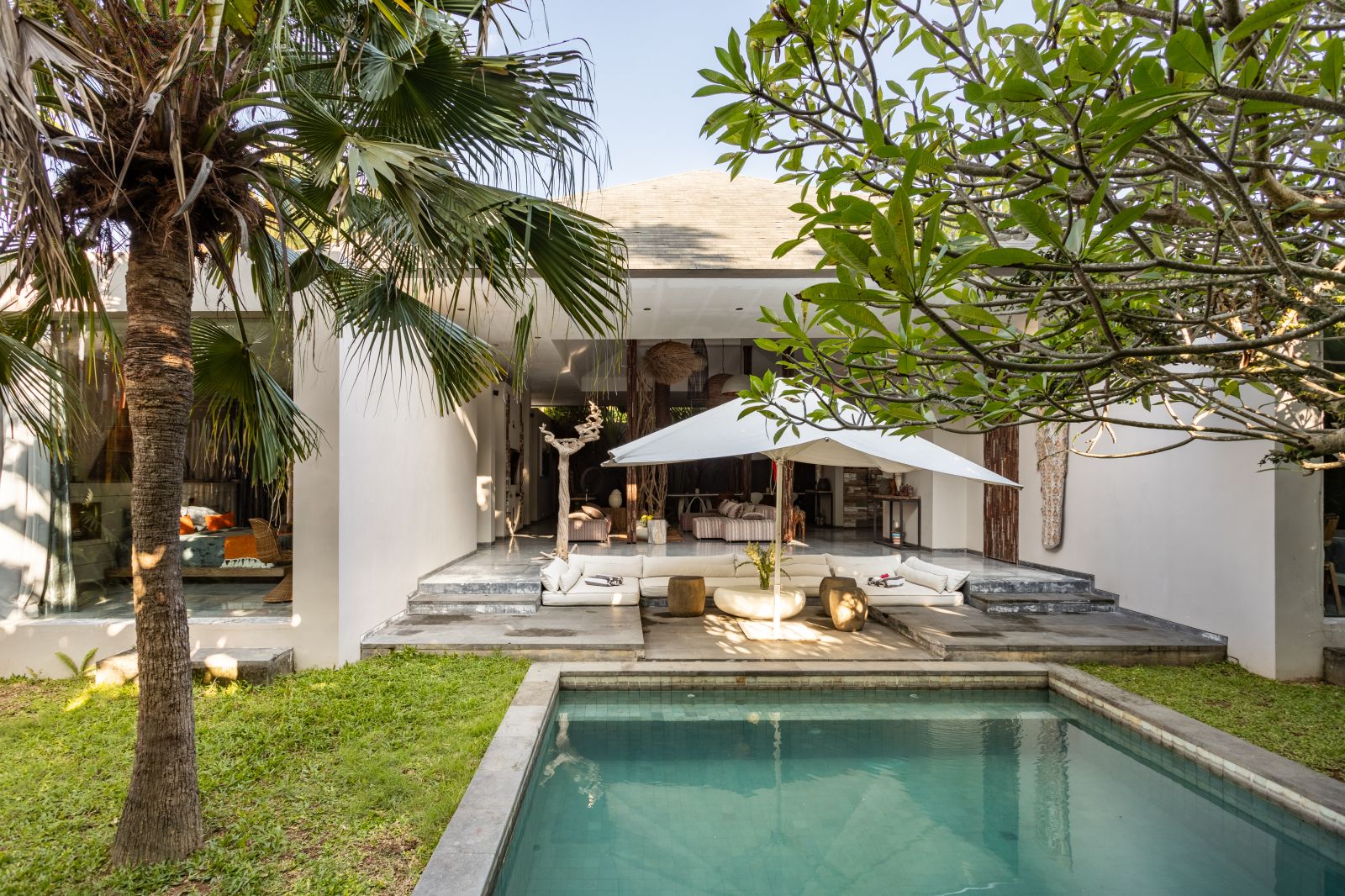 ECLECTIC VILLA WITH A TWIST